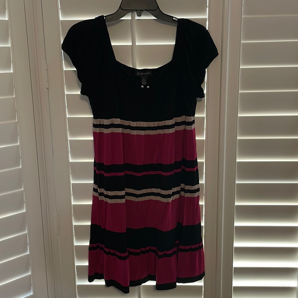 I-N-C Petite Sz L black/pink/tan striped short sleeve dress, excellent condition